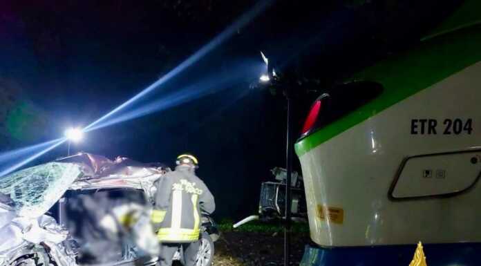 Incidente ferroviario: auto travolta da un treno, morta una 50enne Incidente_ferroviario_cologne_202404023