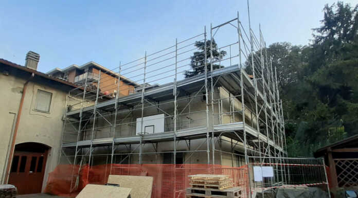 Malgrate. Al via la raccolta fondi per il restauro del salone di San Carlo al Porto Lavori salone parrocchiale di malgrate porto