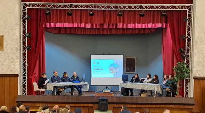 Fusione dei Comuni: acceso dibattito all’incontro pubblico a Primaluna