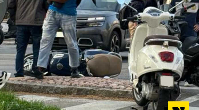 Incidente auto moto sul lungolago a Lecco incidente lungolario isonzo lecco