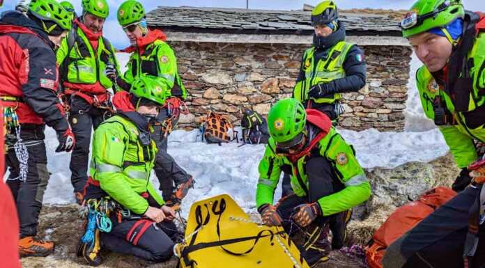 Montagna. Esercitazione del Soccorso Alpino sul Legnone