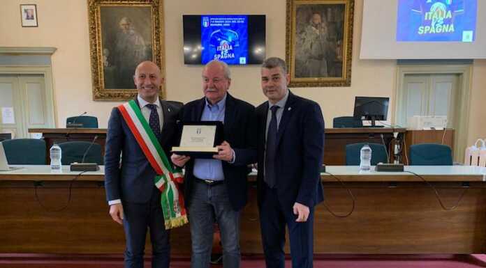 Calcio a 5, presentate in Comune le amichevoli degli Azzurrini contro la Spagna Mauro Gattinoni, Marco Grassini, Antonio Scocca