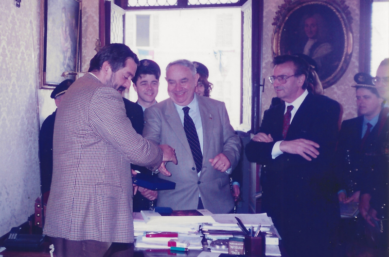 Tarcisio Gandolfi con la banda ad Assisi nel 1996
