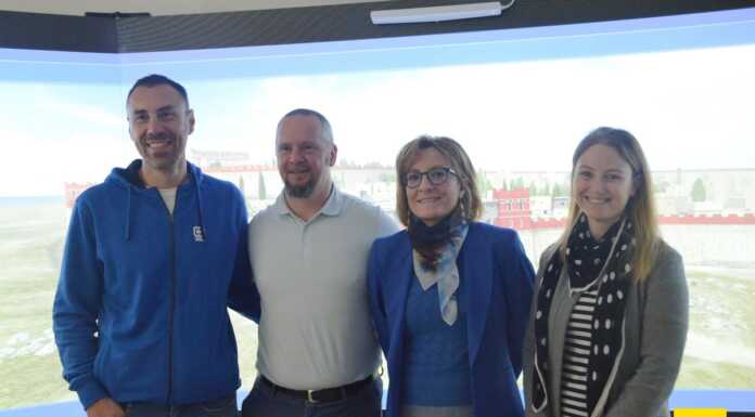 La “lavagna del futuro” all’istituto Rota, inaugurata la nuova aula immersiva Aula_immersiva_istituto_Rota_Calolzio_20240522