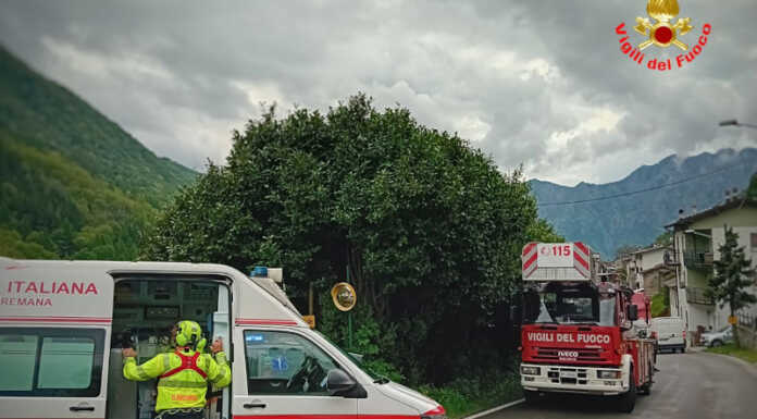 Auto fuori strada lungo la Provinciale 67, soccorsi al lavoro a Casargo Casargo incidente auto