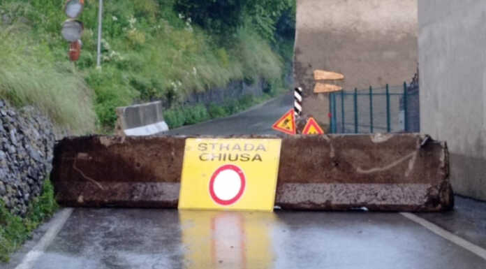 Torre de’ Busi. Grossa frana incombe sulla Sp179, strada chiusa a San Gottardo Frana Torre de' Busi Sp179