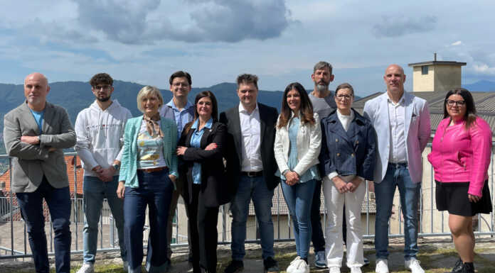 Carenno Ideale. Il candidato sindaco Pierfrancesco Mazzoleni presenta la squadra I componenti della lista Carenno Ideale