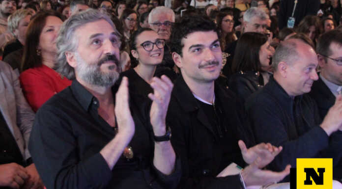 Oltre il carcere: in mille a Missaglia per l’incontro con gli attori di Mare Fuori e don Burgio