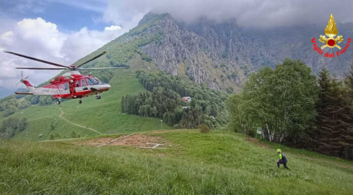 Due escursionisti in difficoltà sul Resegone salvati dai Vigili del Fuoco elicottero vigili del fuoco resegone erna