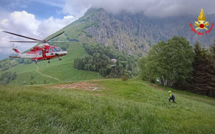 elicottero vigili del fuoco resegone erna