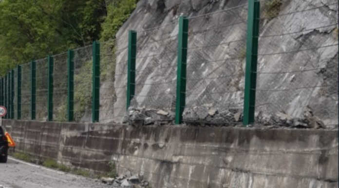 Perledo, dopo le verifiche riaperta la Sp72 Frana Perledo SP72 Bellano