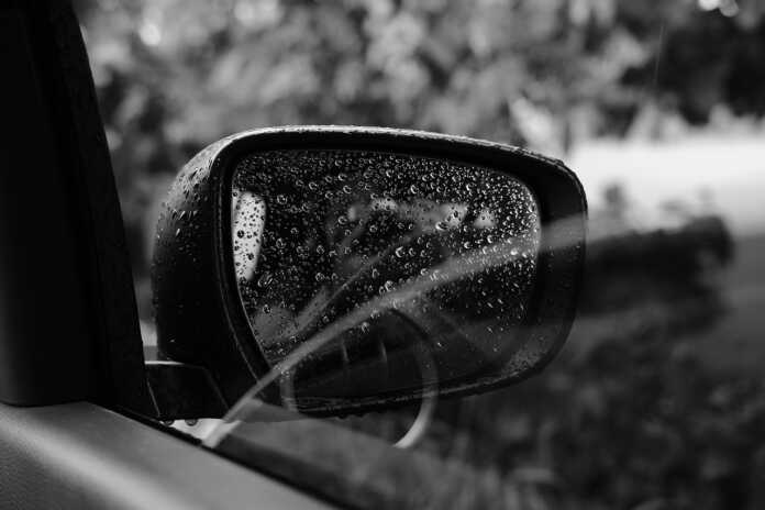 truffa specchietto auto pixabay