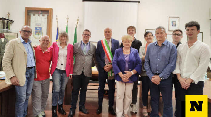 Airuno, il neo sindaco Lavelli giura sulla Costituzione e cita don Primo Mazzolari