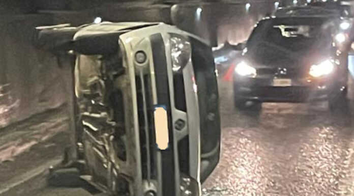 Auto ribaltata sulla nuova Lecco-Ballabio nel tratto in discesa Auto ribaltata SS36 Nuova Lecco-Ballabio