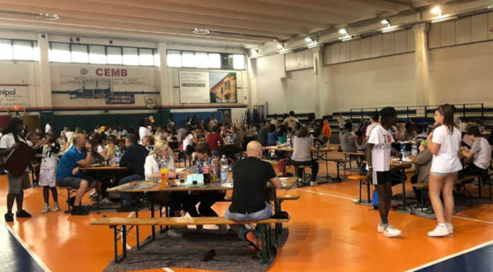 Successo per i progetti Doposcuola e Pit Stop a sostegno degli studenti Una foto della festa del progetto Pit Stop