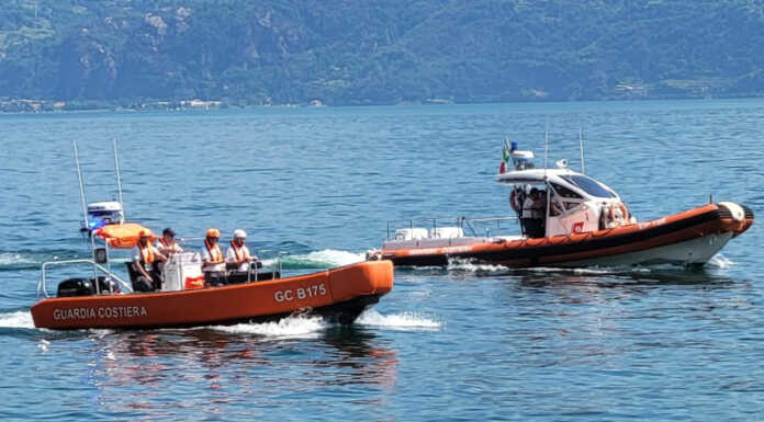 Spavento a Paré, donna e bimba salvate in acqua Guardia Costiera foto archivio