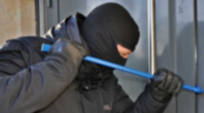 Raffica di furti a Monte Marenzo, il comune mette in guardia i cittadini Ladro furto pixabay