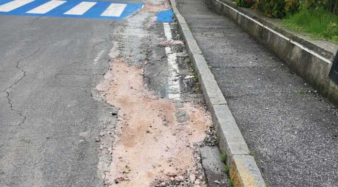 Pescate. Lavori per la fibra approssimativi, dure critiche del sindaco Lavori_fibra_Pescate_20240620