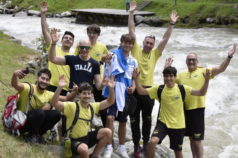 Lorenzo Corti con la squadra del Ck Rivabella