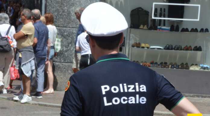 Polizia Locale a presidio di via Cavour: “Intensificheremo i controlli” Polizia_Locale_Lecco