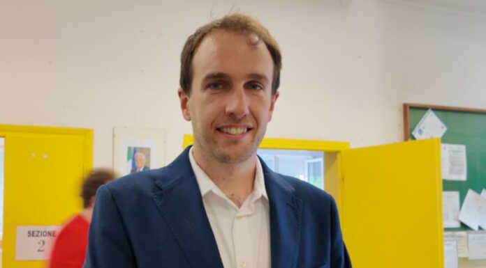 Abbadia. Il sindaco Roberto Azzoni conferma la sua squadra Il riconfermato sindaco Roberto Azzoni