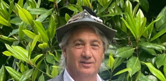 Alpini di Galbiate: taglio del panettone e riconoscimenti per le Penne Nere classe 1955 Roberto Tentori capogruppo alpini galbiate