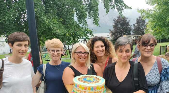 I genitori della scuola dell’infanzia del Caleotto ringraziano le insegnanti Le insegnanti della scuola dell'infanzia