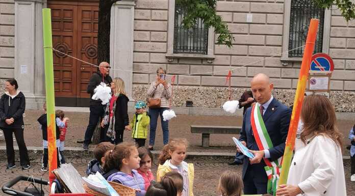 Scuola Papa Giovanni XXIII: i bambini incontrano il sindaco Gattinoni