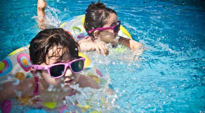 Che caldo! Rinfreschiamoci, divertiamoci e usiamo l’acqua senza sprechi piscina