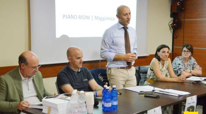 Maggianico. Sicurezza, viabilità e decoro al centro della serata coi cittadini serata_rioni_al_centro_maggianico_20240618