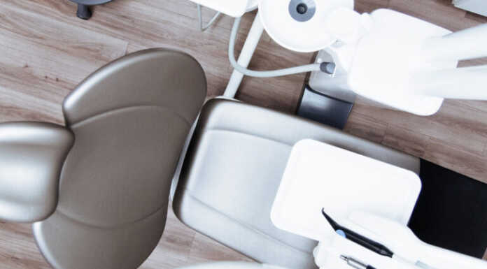 Tirano. Falso dentista scoperto dalla Guardia di Finanza