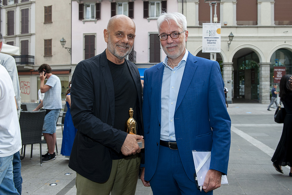 Riccardo Milani con Marco Campanari, presidente di Confindustria Lecco e Sondrio (ph. Stefano Micozzi)