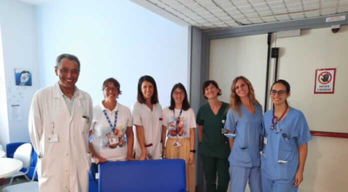 Abio Lecco dona cinque poltrone-letto al reparto di Pediatria del Manzoni Abio Lecco consegna poltrone-letto Pediatria ospedale Manzoni