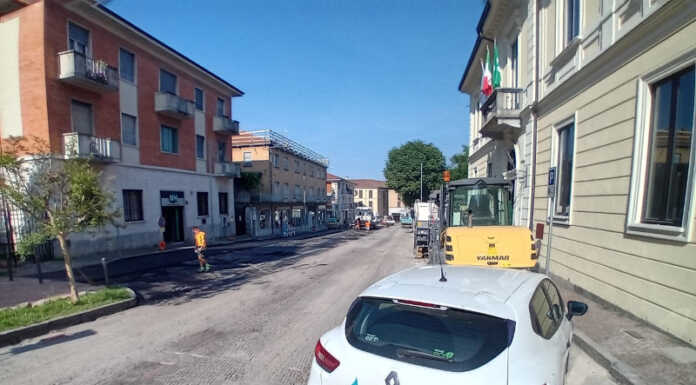 Barzanò. Lario Reti Holding: asfaltature a completare gli interventi sulla rete idrica Asfaltature Lario Reti Barzanò rete idrica