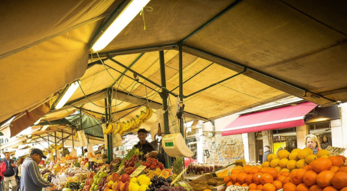Valsassina. In servizio il bus gratuito per il mercato di Barzio