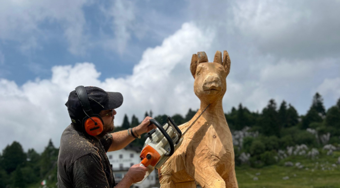 Artisti del legno all’opera ai Piani di Artavaggio
