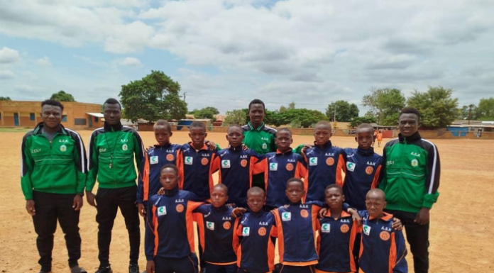 La Polisportiva Valmadrera dona divise e tute ai giocatori in Burkina Faso