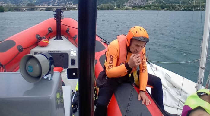 Velisti in difficoltà sul lago di Garlate intervento dei Vigili del Fuoco velisti in difficoltà lago garlate vigili del fuoco