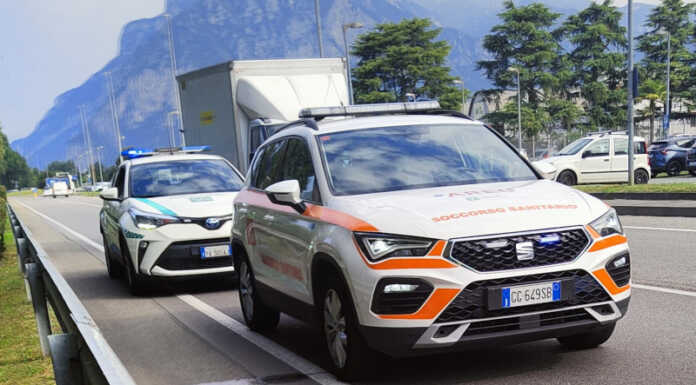 Scontro tra biciclette in via Brodolini, in due al pronto soccorso Incidente bici via brodolini