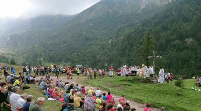 Introbio: centinaia di fedeli alla festa della Madonna delle Neve in Val Biandino