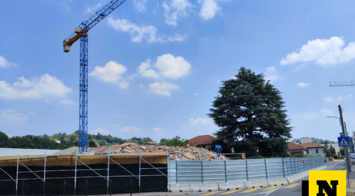 Merate, demolito l’ex padiglione Airoldi Fossati. Al suo posto l’ospedale di comunità