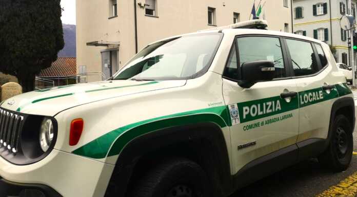 Abbadia. Soste selvagge a Ferragosto, un centinaio di multe e sei auto rimosse Polizia locale Abbadia Lariana