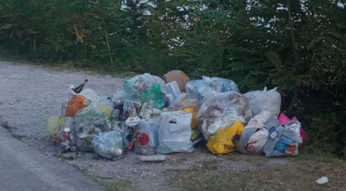 Moregallo e Airuno: cumuli di rifiuti per strada, segnalazione dei lettori Cumuli di rifiuti sulla strada del Moregallo