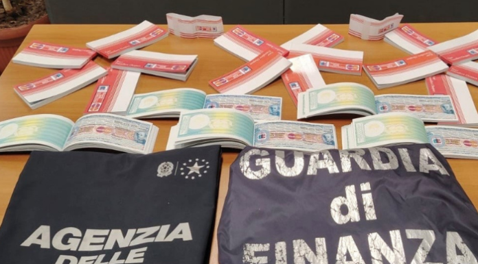 Non dichiara Traveller’s Cheque per 10 milioni di dollari, denunciato