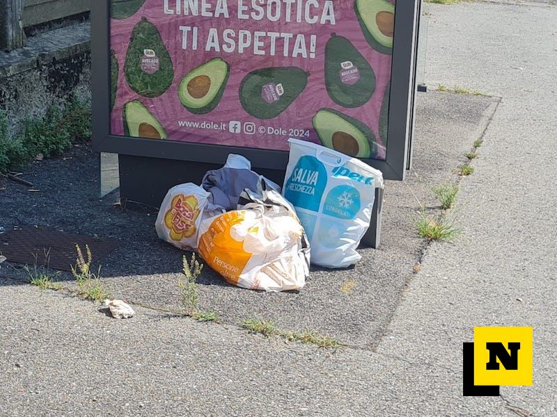 abbandono rifiuti-cassonetti-lecco