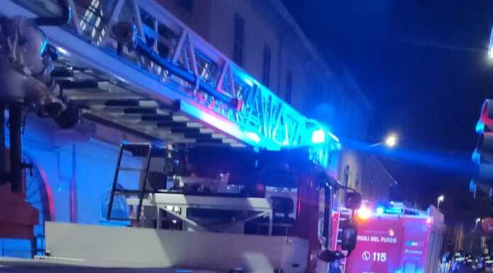 Paura a Pescarenico: in preda ad un raptus lancia bottiglie di vetro contro il bar vino veritas aggressione bar-vicino-vetri