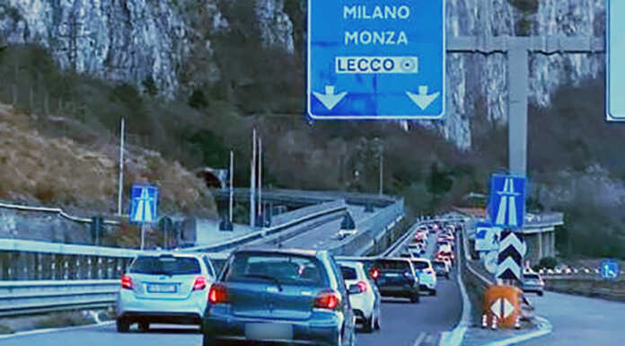 SS36. Ultime vacanze e rientro per l’apertura delle scuole, week-end da bollino rosso traffico-ss36-tunnel-san-martino
