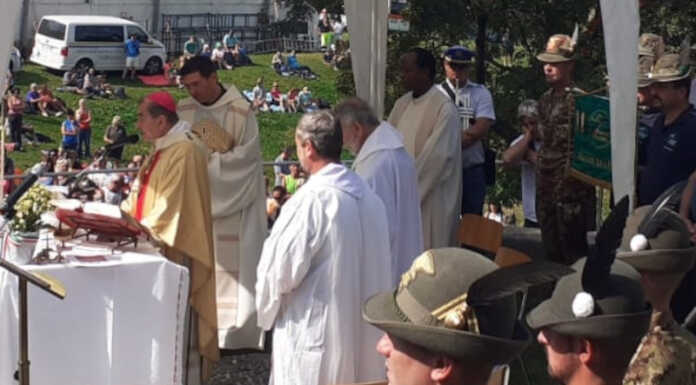 Alpini in festa con l’Arcivescovo Delpini al Pian delle Betulle Alpini Pian delle Betulle Monsignor Delpini