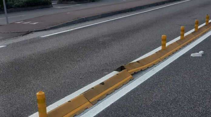 Garlate. Vandalizzati (ancora) i dissuasori in via Statale, individuati i responsabili Dissuasori divelti in via Statale a Garlate