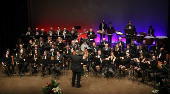 Cernusco, cittadinanza onoraria alle Fiamme Gialle con le note della Chiasso Swing Orchestra